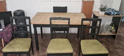Mesa de comedor con sillas - miniatura 4