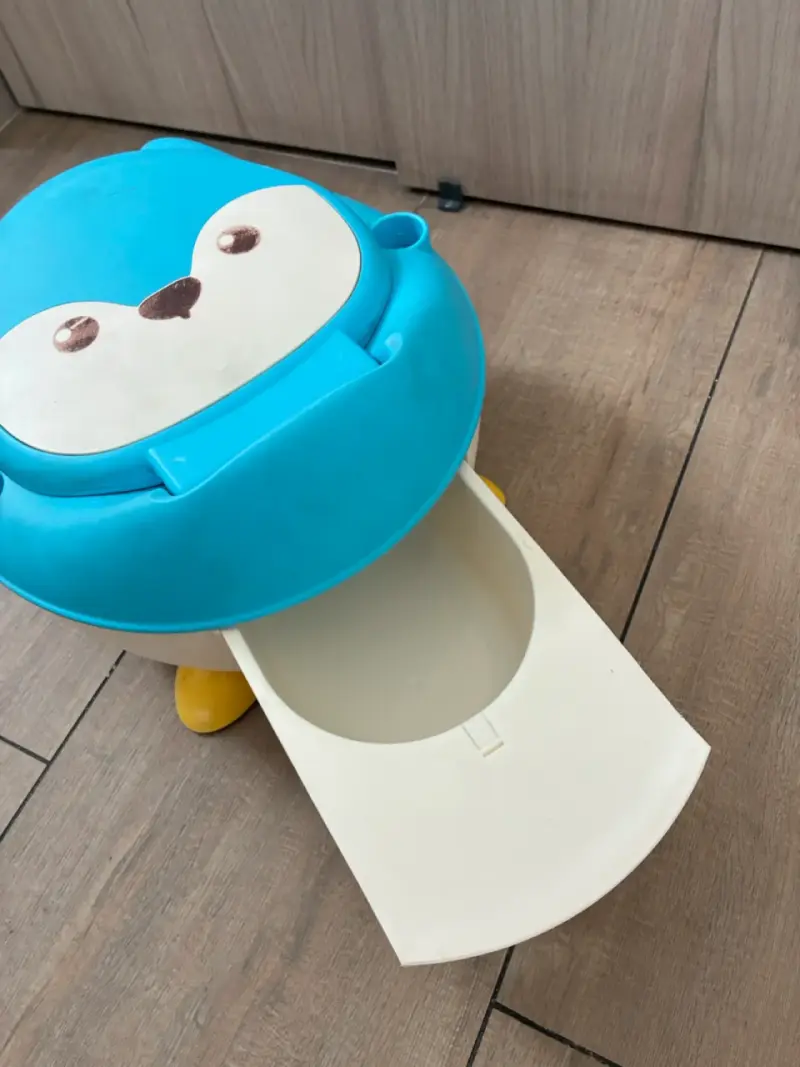 Bacinica infantil azul pingüino - 5