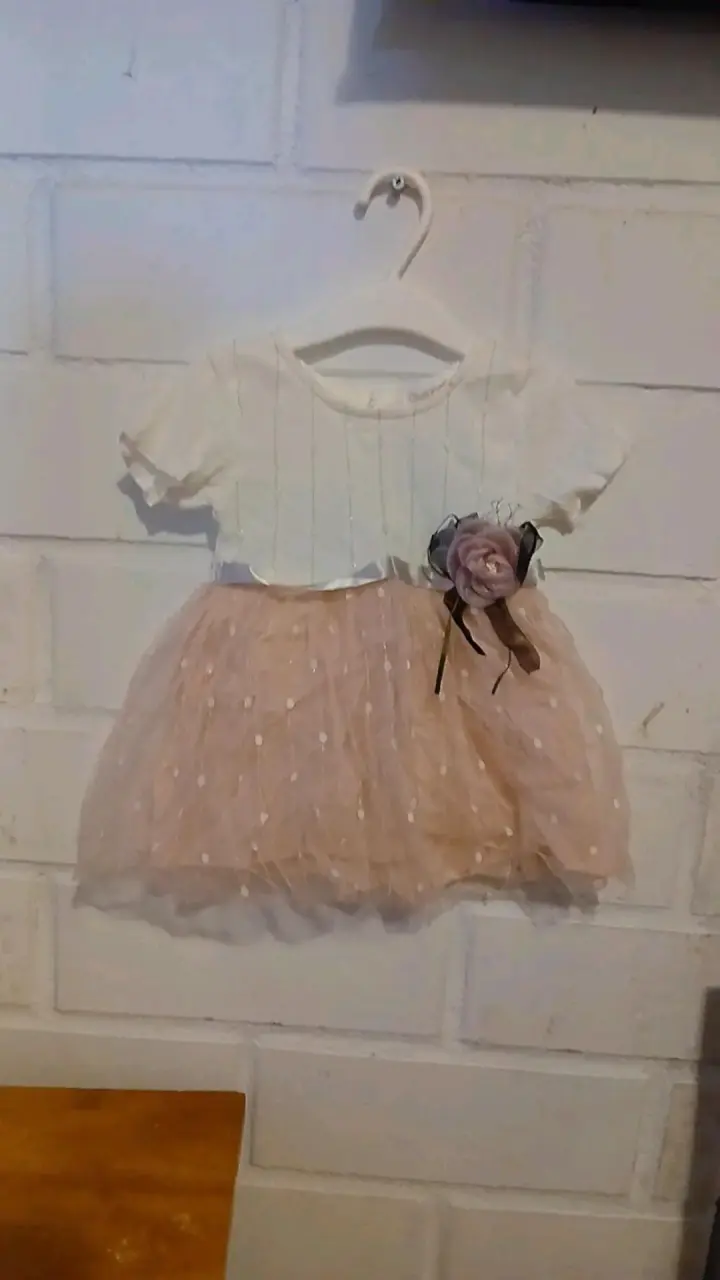 Vestido bebé blanco y rosa