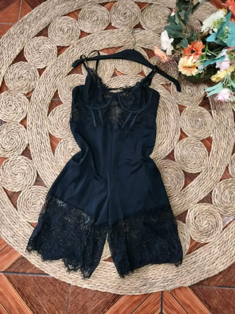 Baby doll negro con encaje