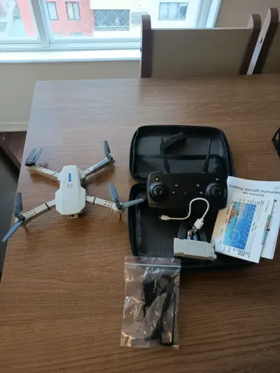 Dron plegable con control remoto - miniatura 1