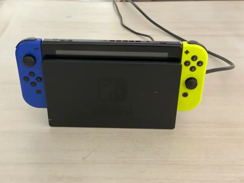 Consola Nintendo Switch con accesorios - 2