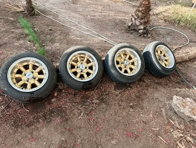 Llantas de aleación doradas - 4