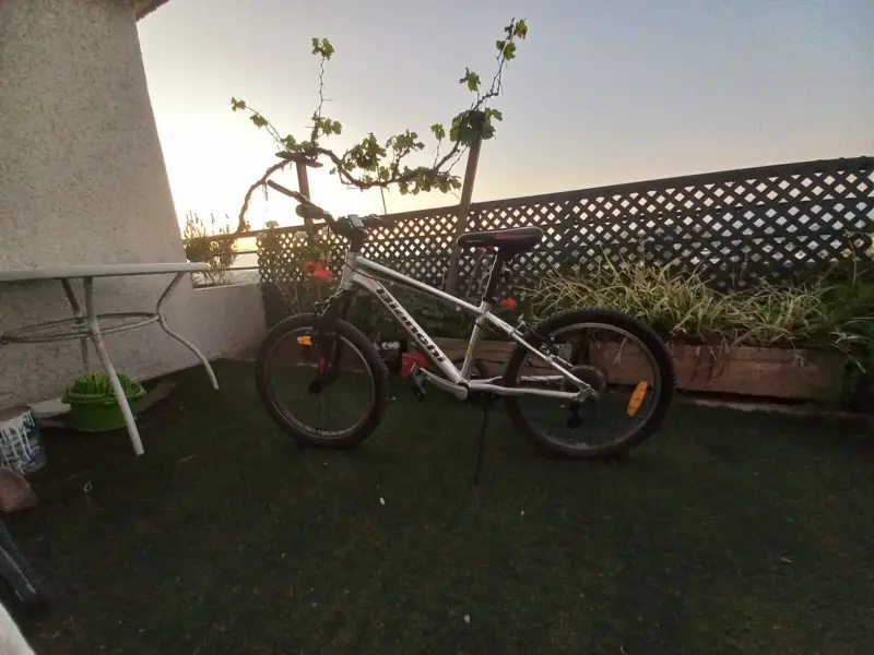Bicicleta montaña blanca y negra - 1