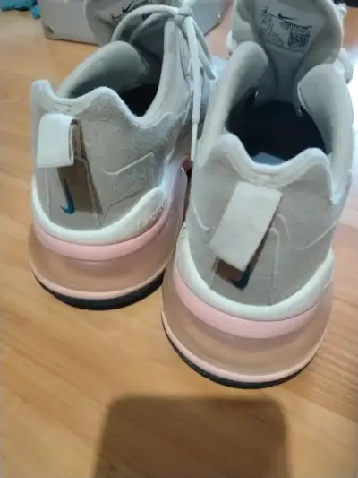 Zapatillas deportivas gris claro y rosado - miniatura 3