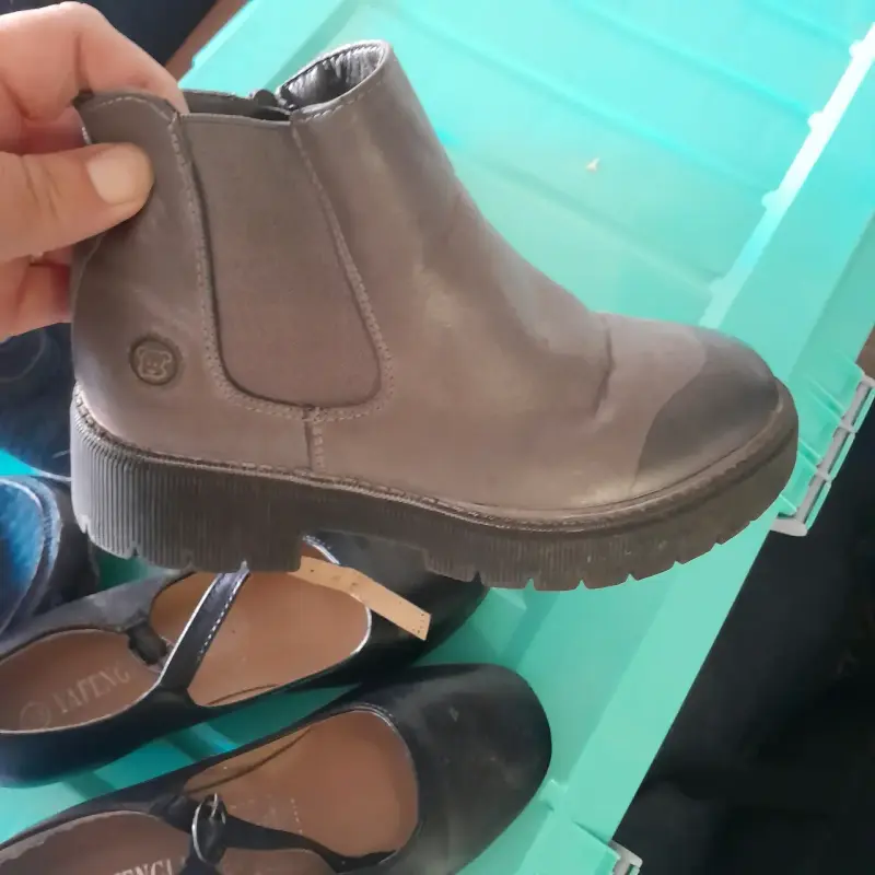 Zapatos niña y mujer diferentes modelos - 1
