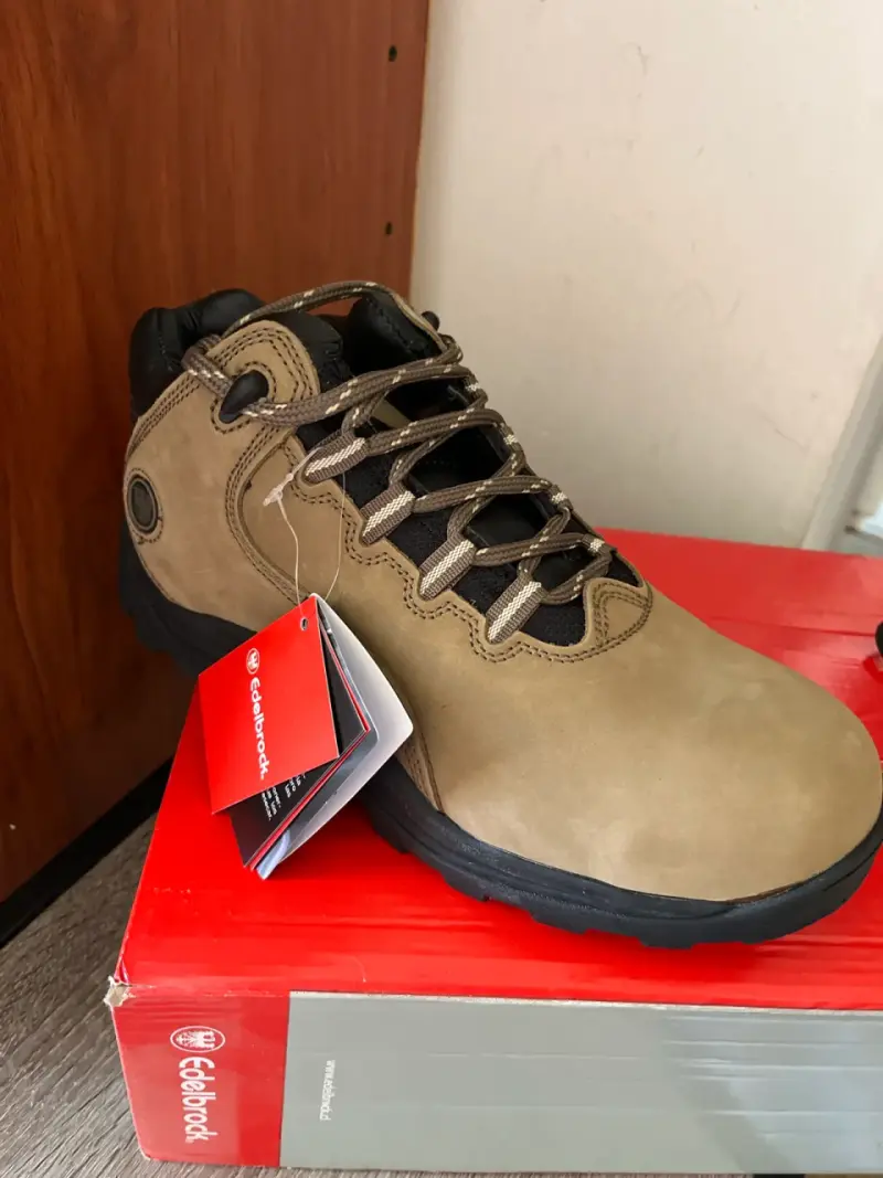 Botines de cuero café