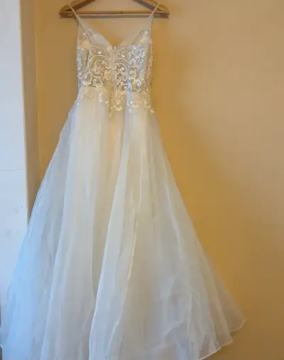 Vestido de novia elegante blanco - miniatura 1