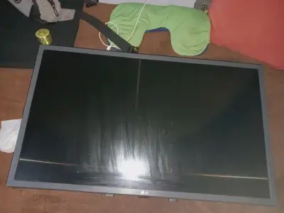 Televisor LG Smart tv - miniatura 4
