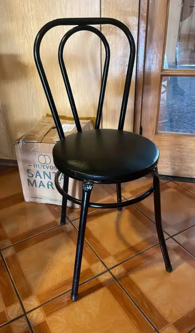 Silla de metal negra - miniatura 2