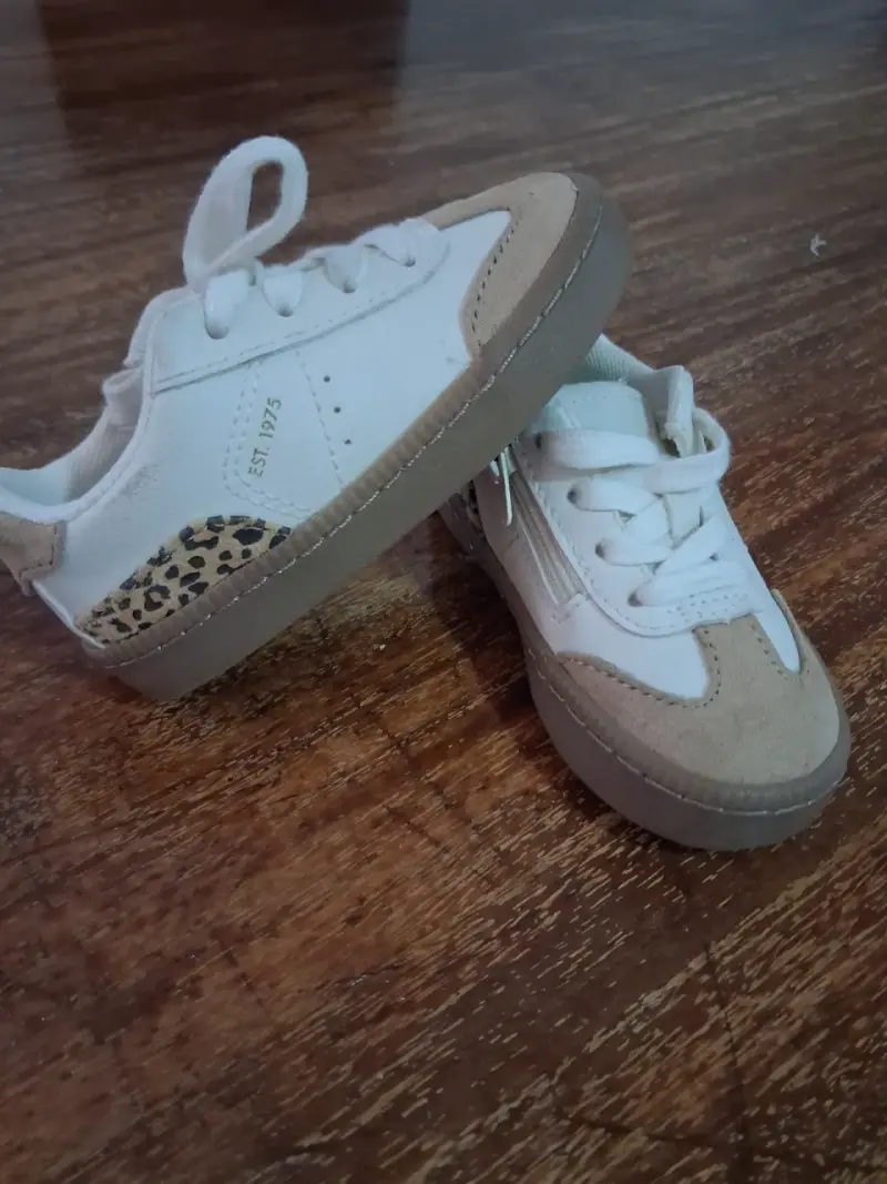 Zapatillas infantiles blancas - 1