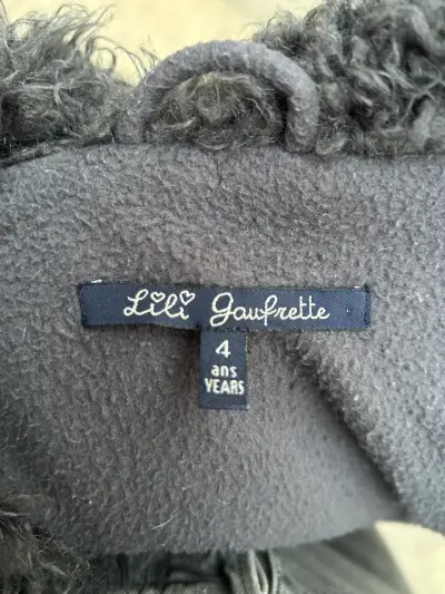 Abrigo gris elegante peludo con gorro, talla 4🩶 - miniatura 2