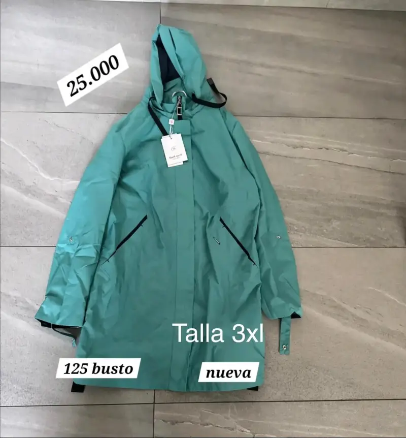 Parka verde con capucha