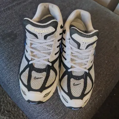 Zapatillas deportivas blancas - miniatura 3