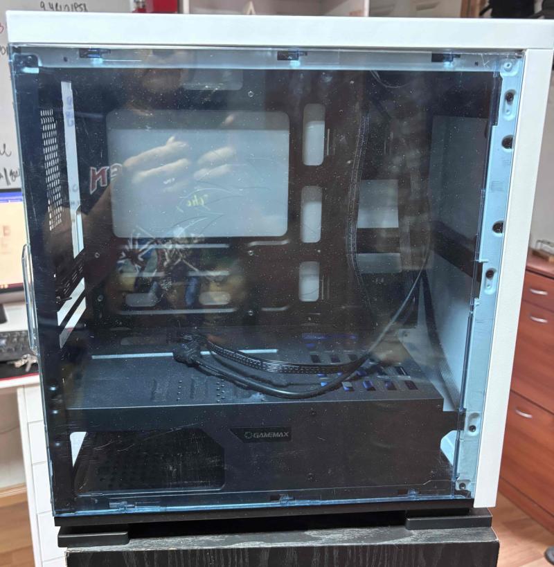 Gabinete GameMax micro ATX Blanco - 1