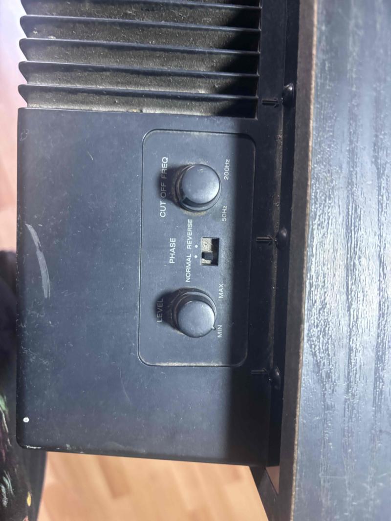 Subwoofer activo con conexiones - 4