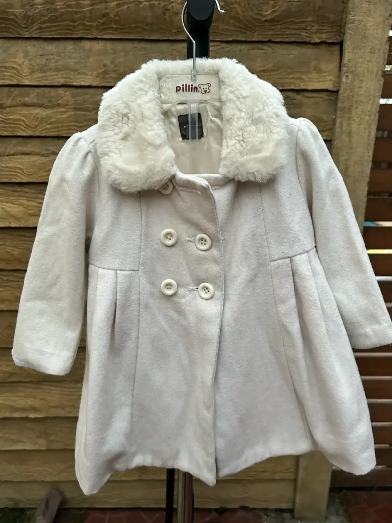 Abrigo blanco, baby gap, talla 18 a 24 meses🤍 - 1