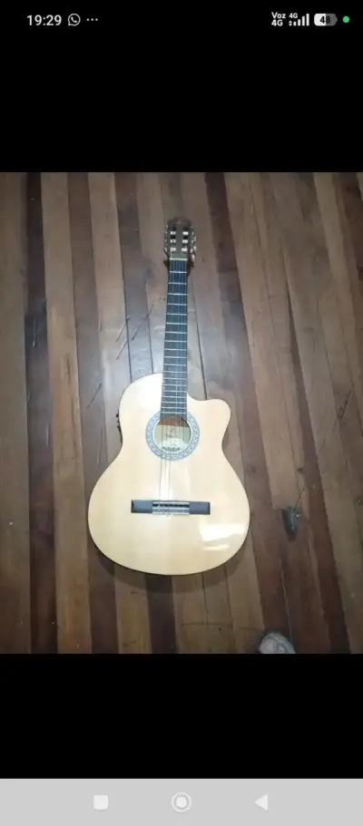 Guitarra acústica clásica - miniatura 2