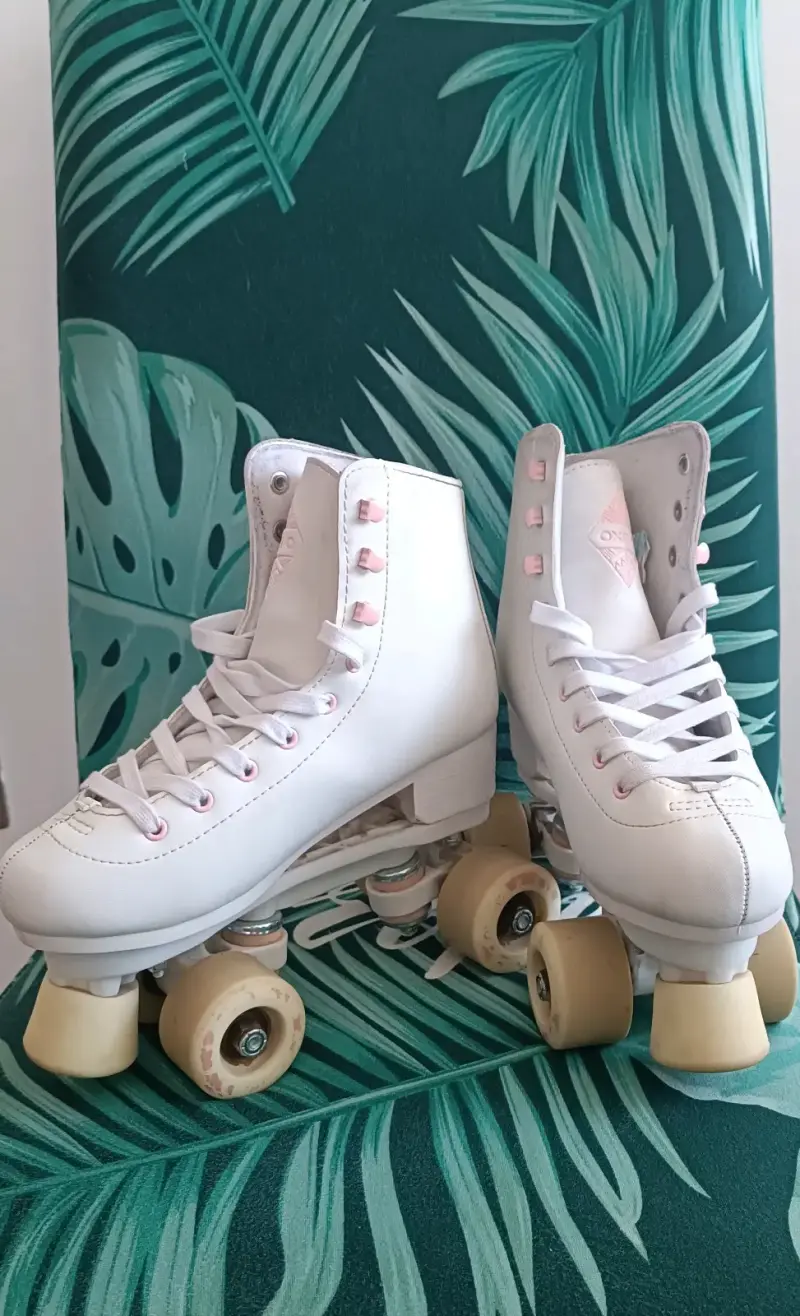 Patines de 4 ruedas blancos - 1