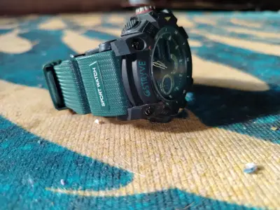 Reloj resistente al agua verde - miniatura 2