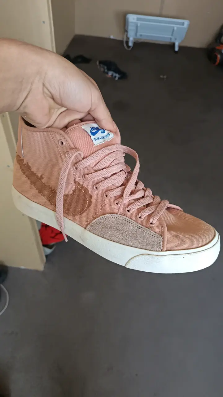Zapatillas rosas deportivas - 3