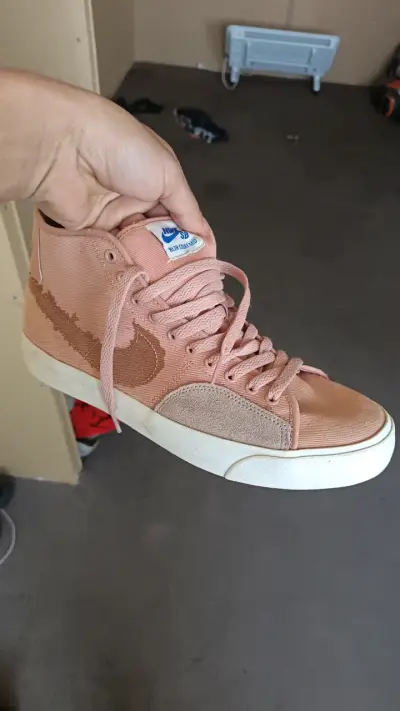 Zapatillas rosas deportivas - miniatura 3