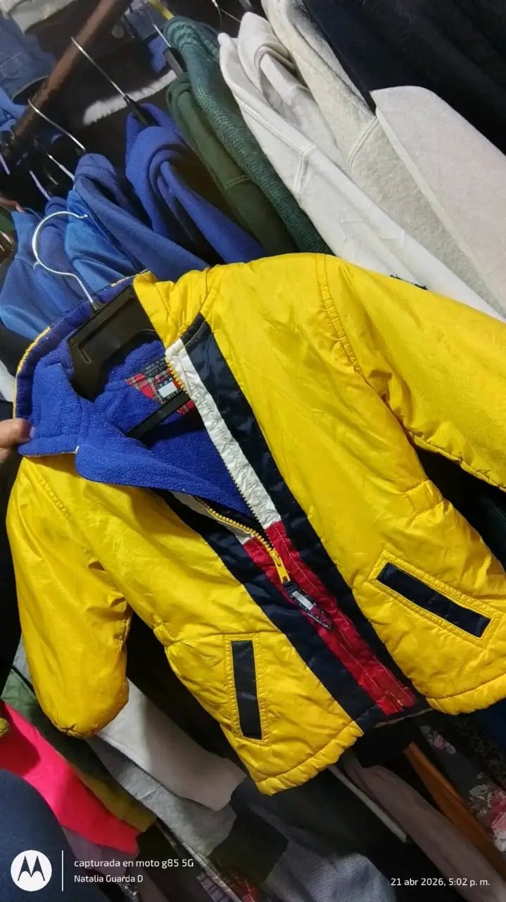 Chaqueta amarilla infantil