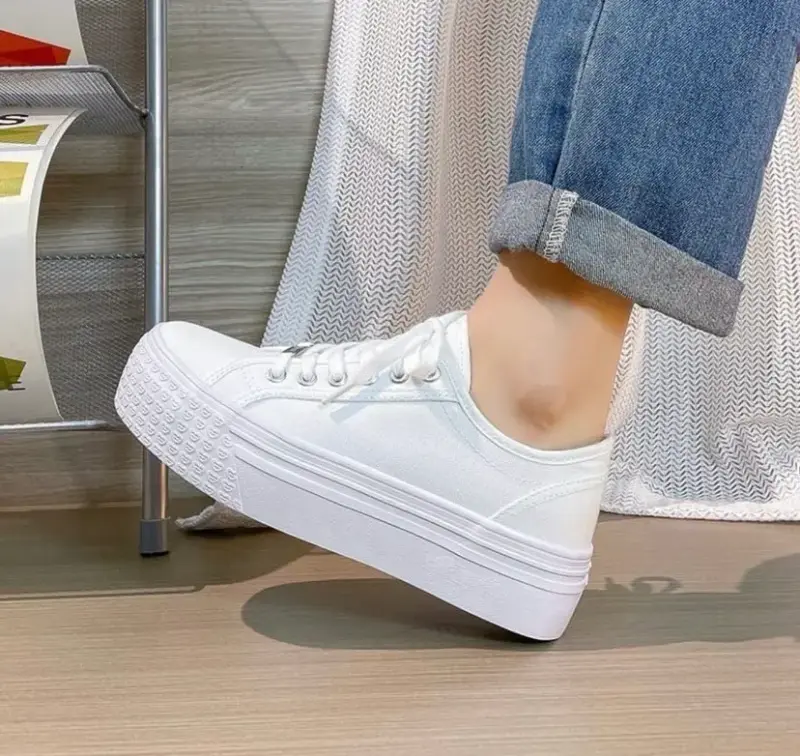 Zapatillas blancas con plataforma, Nuevas🤍