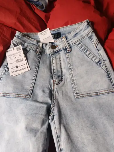 Jeans celestes de mezclilla - miniatura 2