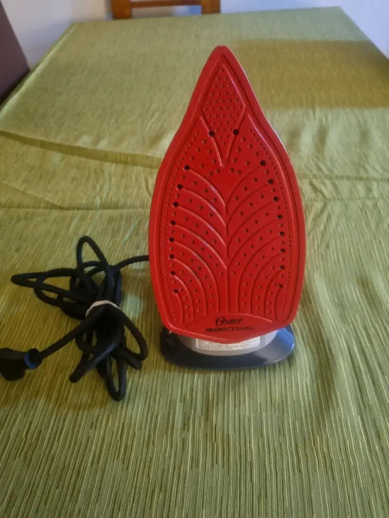 Plancha de vapor Oster - 2