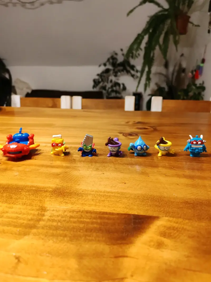 Colección de mini figuras Superzings