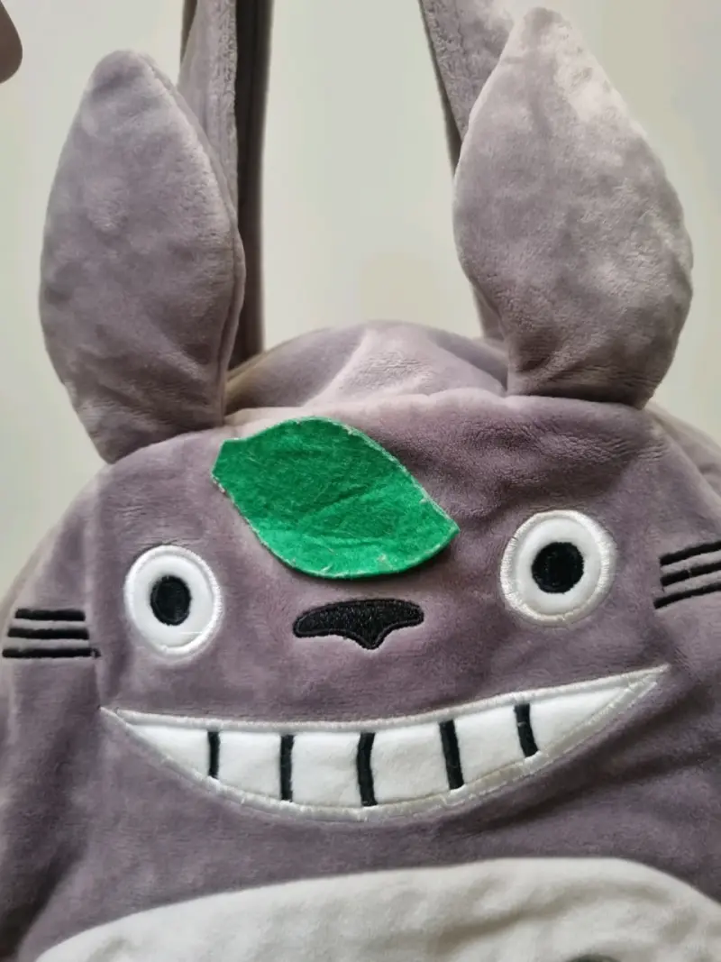 Bolso peluche Totoro gris - 2