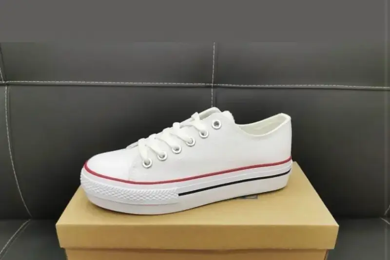 Zapatillas blancas estilo converse con plataforma🤍