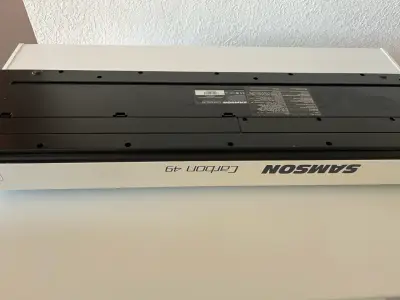 Teclado controlador MIDI blanco - miniatura 6