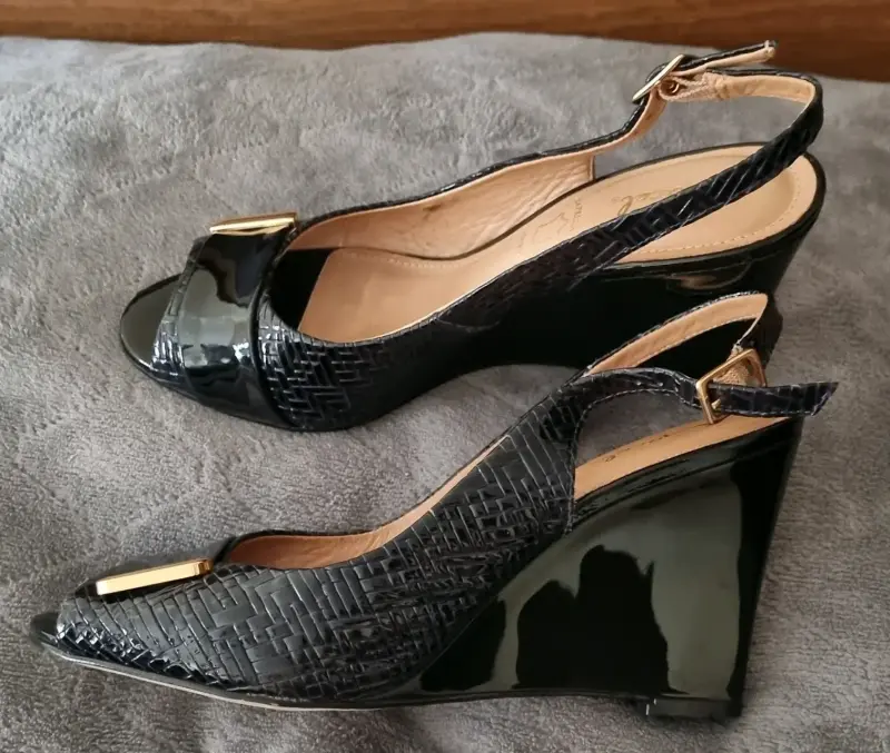 Sandalias negras de cuero - 2