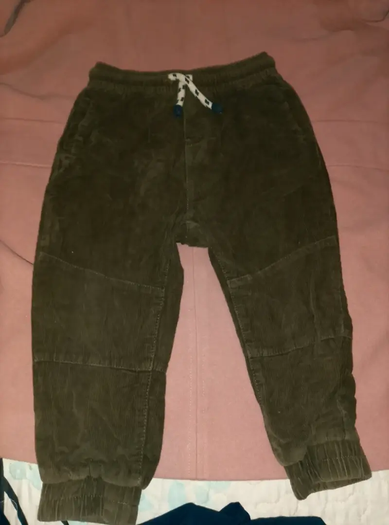 Pantalones de mezclilla para niño y buzo - 4