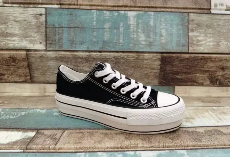 Zapatillas Nuevas urbanas con plataforma🖤