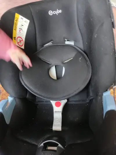 Silla de auto para bebé negra - miniatura 5