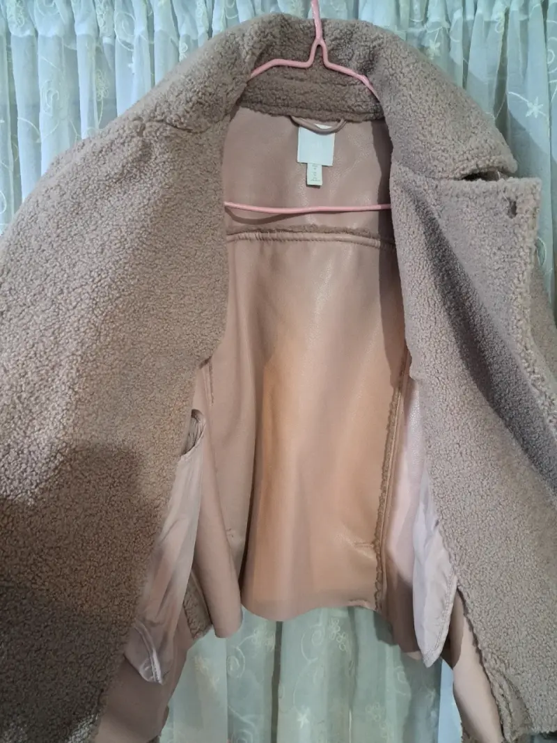 Chaqueta de mujer color beige - 1