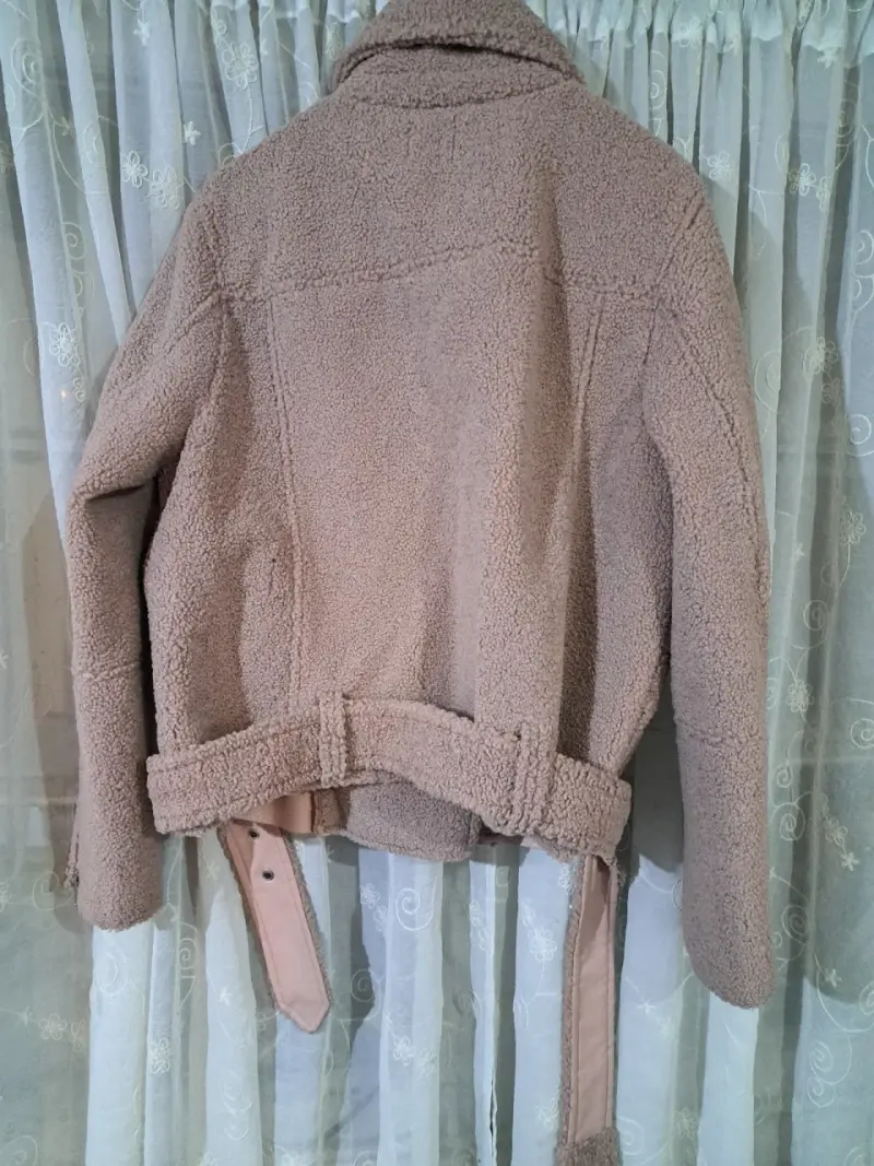 Chaqueta de mujer color beige - 2