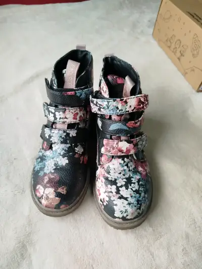 Botines negros florales para niña - miniatura 1
