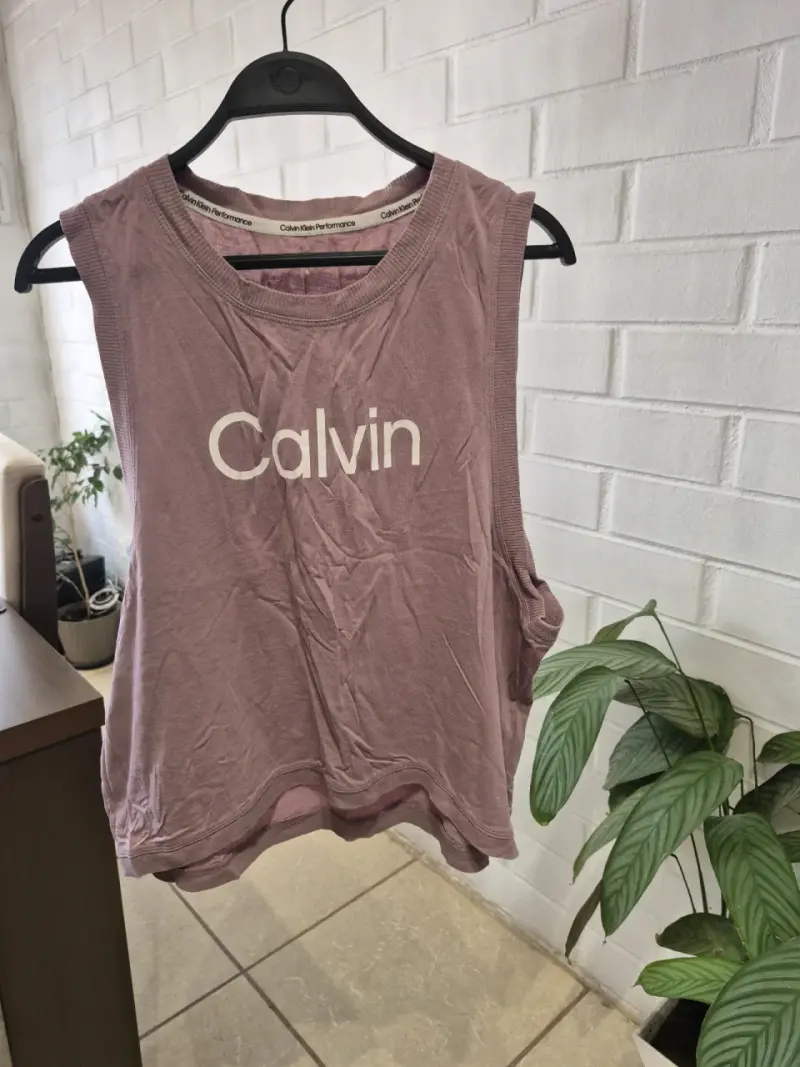 Polera sin mangas Calvin Klein