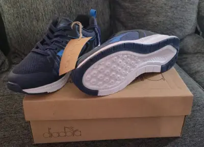 Zapatillas Diadora azul marino nuevas talla 35 - miniatura 3