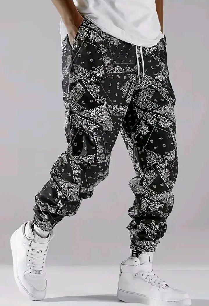 Chaqueta bomber negra estampada - 2