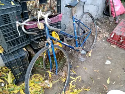 Bicicleta vintage para restaurar - miniatura 1