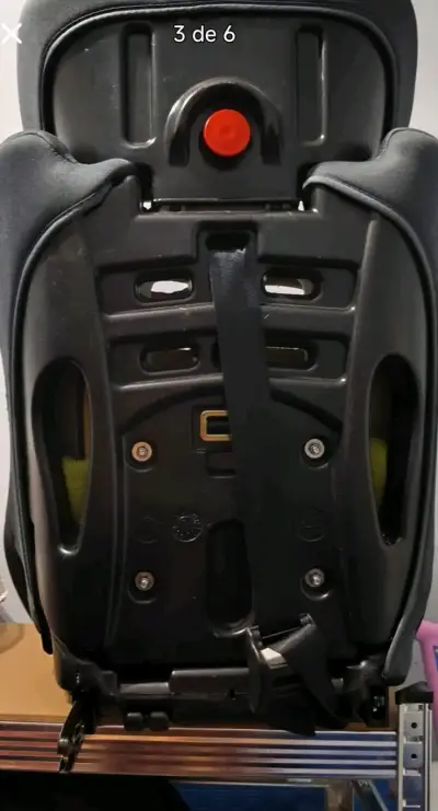 Silla de auto infantil gris - miniatura 3