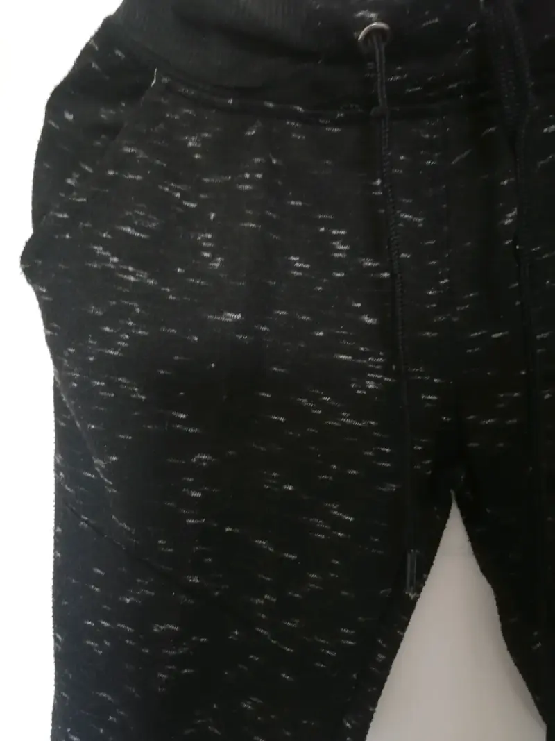 Suéter negro con brillo - 2