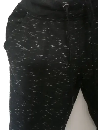 Suéter negro con brillo - miniatura 2