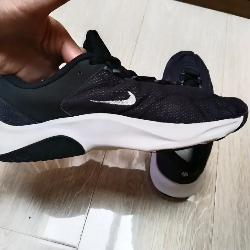 Zapatillas negras Nike deportivas - 1