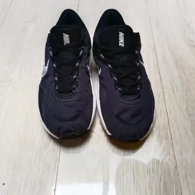 Zapatillas negras Nike deportivas - miniatura 4